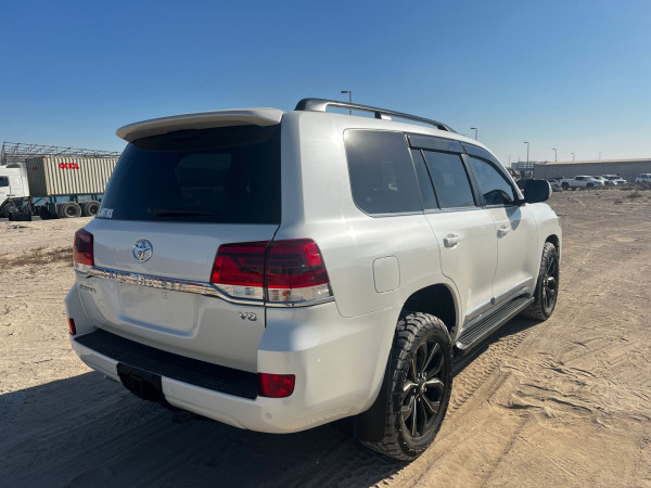 Toyota Land Cruiser 2021  White RHD Diesel AT SUV 4WD view 12