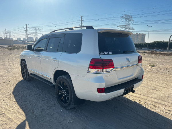 Toyota Land Cruiser 2021  White RHD Diesel AT SUV 4WD view 13