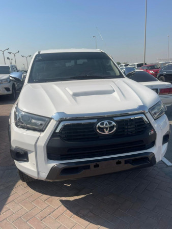 Toyota Hilux 2015  White LHD Petrol MT Pickup 4WD