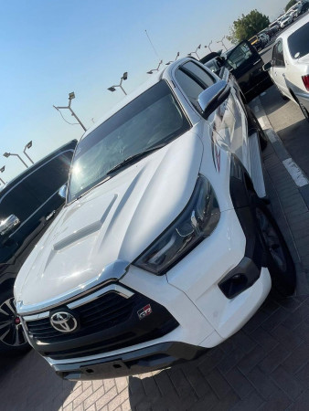 Toyota Hilux 2015  White LHD Petrol MT Pickup 4WD view 3