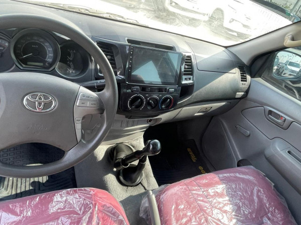 Toyota Hilux 2015  White LHD Petrol MT Pickup 4WD view 4