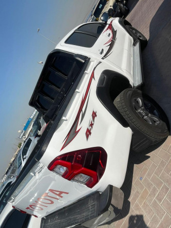 Toyota Hilux 2015  White LHD Petrol MT Pickup 4WD view 7