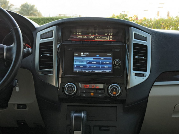 Mitsubishi Pajero 2017  White LHD Petrol AT SUV 4WD view 7