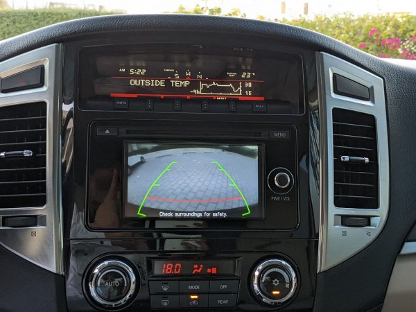Mitsubishi Pajero 2017  White LHD Petrol AT SUV 4WD view 11