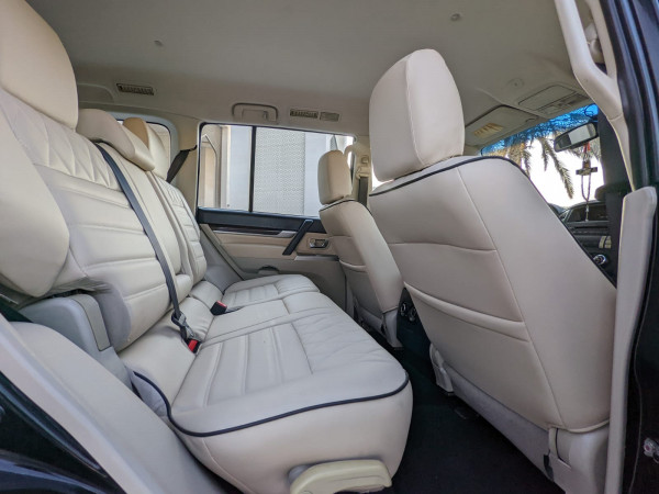 Mitsubishi Pajero 2015  Black LHD Petrol AT SUV 4WD view 4