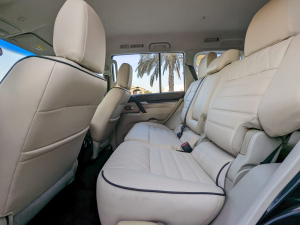 Mitsubishi Pajero 2015  Black LHD Petrol AT SUV 4WD view 6