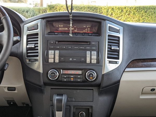 Mitsubishi Pajero 2015  Black LHD Petrol AT SUV 4WD view 10