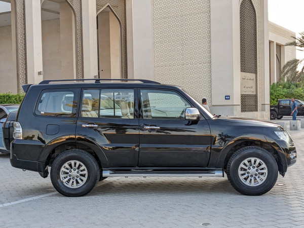 Mitsubishi Pajero 2015  Black LHD Petrol AT SUV 4WD view 17