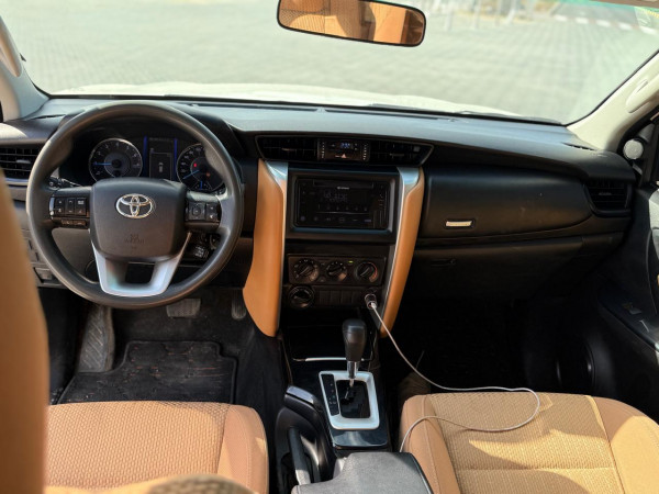 Toyota Fortuner 2020/ White LHD Petrol AT SUV 4WD view 13