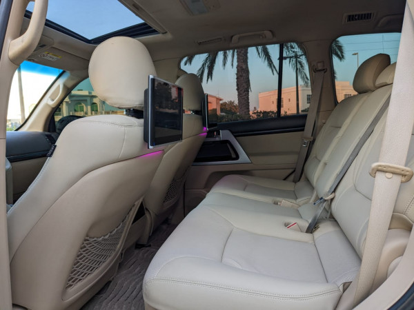 Toyota Land Cruiser 2014  Black LHD Petrol AT SUV 4WD view 6