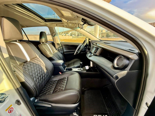 Toyota RAV 4 2018  White LHD Petrol AT SUV Crossover 4WD view 7