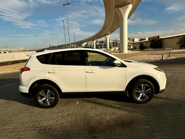 Toyota RAV 4 2018  White LHD Petrol AT SUV Crossover 4WD view 9