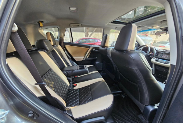 Toyota RAV 4 2018/ Grey LHD Petrol AT SUV Crossover 2WD view 3