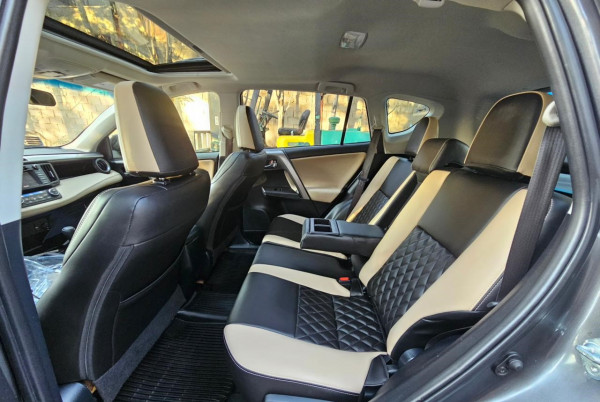 Toyota RAV 4 2018/ Grey LHD Petrol AT SUV Crossover 2WD view 4