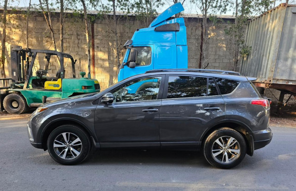 Toyota RAV 4 2018/ Grey LHD Petrol AT SUV Crossover 2WD view 13