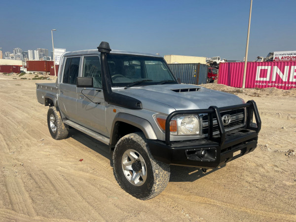 Toyota Land Cruiser Pickup 2017  Silver RHD Diesel MT Pickup 4WD view 8