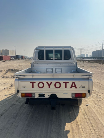 Toyota Land Cruiser Pickup 2017  Silver RHD Diesel MT Pickup 4WD view 9