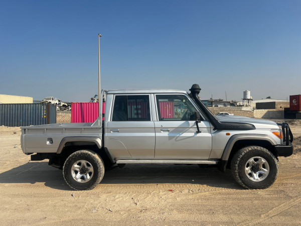 Toyota Land Cruiser Pickup 2017  Silver RHD Diesel MT Pickup 4WD view 10