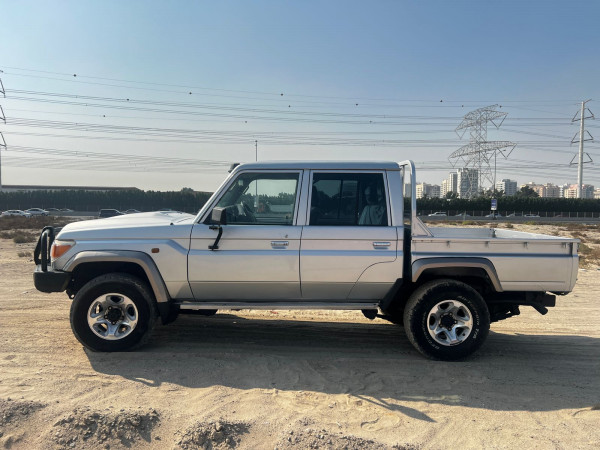 Toyota Land Cruiser Pickup 2017  Silver RHD Diesel MT Pickup 4WD view 12