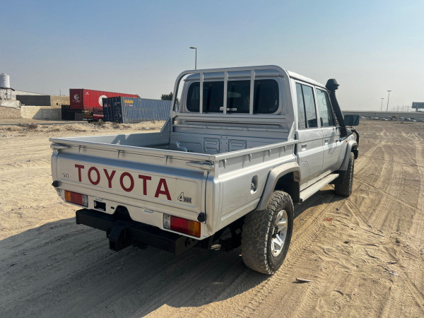 Toyota Land Cruiser Pickup 2017  Silver RHD Diesel MT Pickup 4WD view 13
