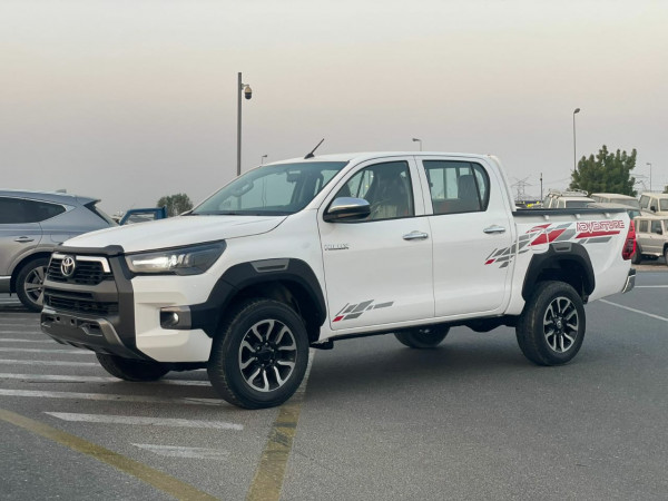 Toyota Hilux 2020/ White LHD Petrol AT Pickup 4WD view 5