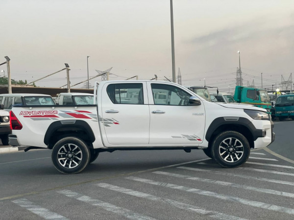 Toyota Hilux 2020/ White LHD Petrol AT Pickup 4WD view 7