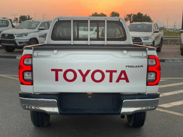 Toyota Hilux 2020/ White LHD Petrol AT Pickup 4WD view 8