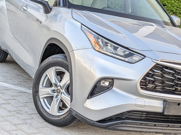 Toyota Highlander 2023/ Silver LHD Hybrid AT SUV 4WD
