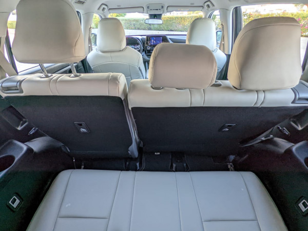 Toyota Highlander 2023/ Silver LHD Hybrid AT SUV 4WD view 7