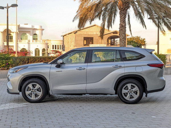 Toyota Highlander 2023/ Silver LHD Hybrid AT SUV 4WD view 15