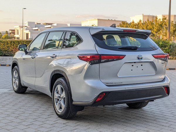 Toyota Highlander 2023/ Silver LHD Hybrid AT SUV 4WD view 16