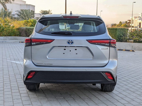 Toyota Highlander 2023/ Silver LHD Hybrid AT SUV 4WD view 17