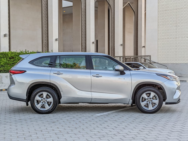 Toyota Highlander 2023/ Silver LHD Hybrid AT SUV 4WD view 19