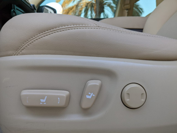 Toyota LAND CRUISER PRADO 2014/ White LHD Petrol AT SUV 4WD view 13