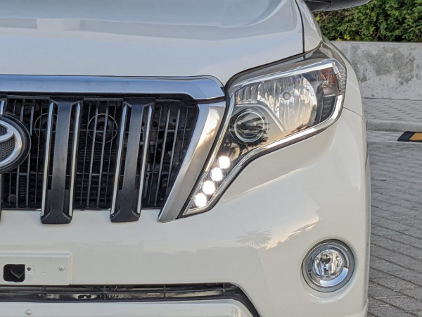Toyota LAND CRUISER PRADO 2014/ White LHD Petrol AT SUV 4WD view 18