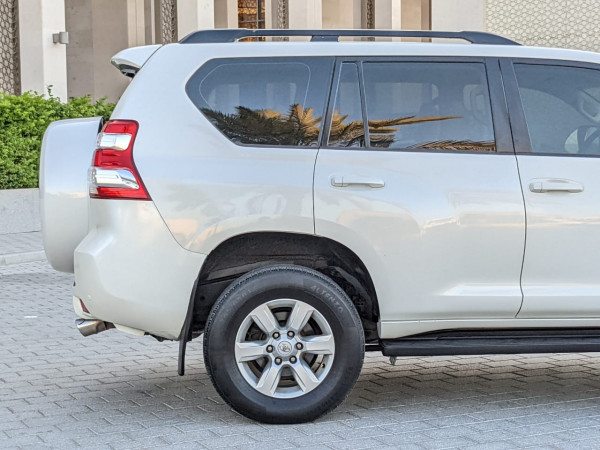Toyota LAND CRUISER PRADO 2014/ White LHD Petrol AT SUV 4WD view 20