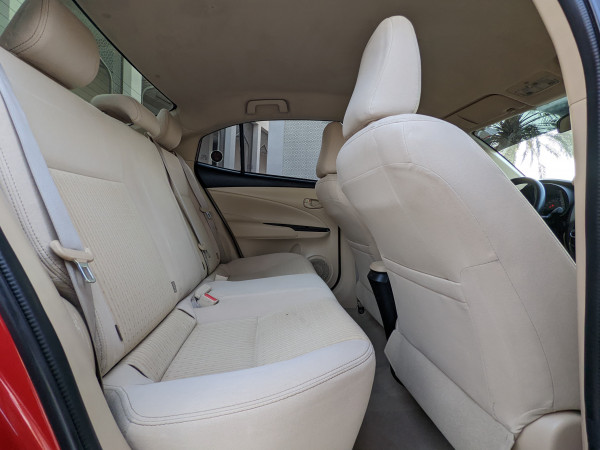 Toyota Yaris 2019/ Red LHD Petrol AT Sedan 2WD view 2