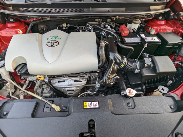 Toyota Yaris 2019/ Red LHD Petrol AT Sedan 2WD view 6
