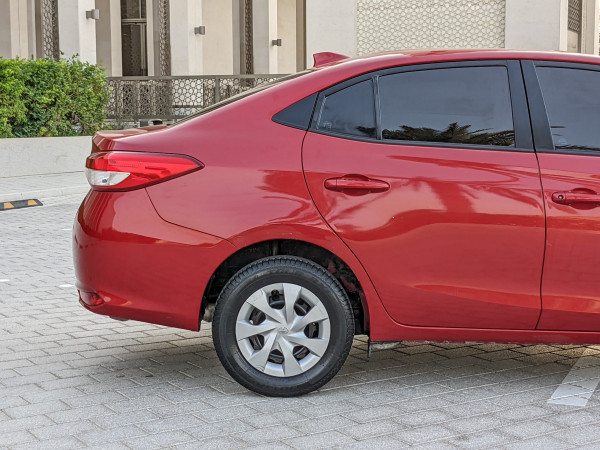 Toyota Yaris 2019/ Red LHD Petrol AT Sedan 2WD view 13