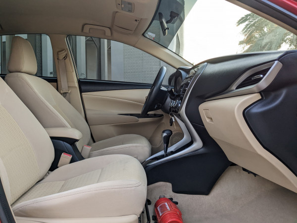 Toyota Yaris 2019/ Red LHD Petrol AT Sedan 2WD view 14