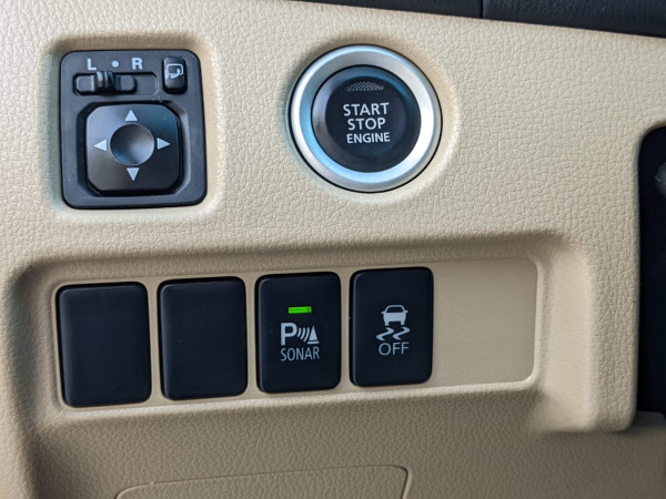 Mitsubishi Montero 2019  Brown LHD Petrol AT SUV 4WD view 6