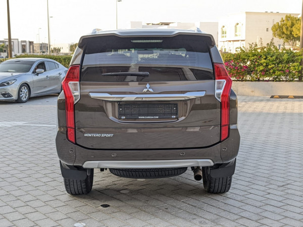 Mitsubishi Montero 2019  Brown LHD Petrol AT SUV 4WD view 9