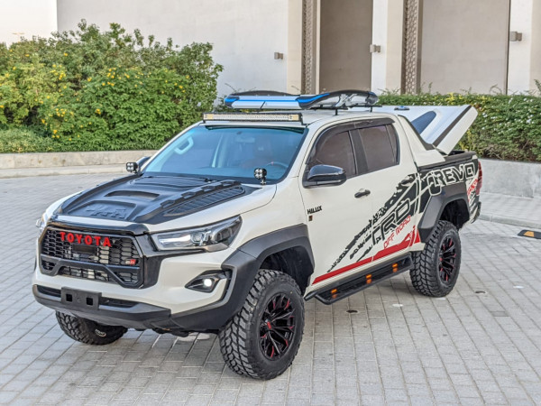 Toyota Hilux 2016  White LHD Petrol AT Pickup 4WD