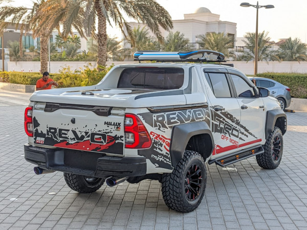 Toyota Hilux 2016  White LHD Petrol AT Pickup 4WD view 19