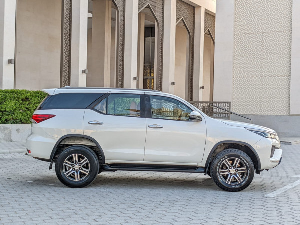 Toyota Fortuner 2022  White LHD Petrol AT SUV 4WD view 17