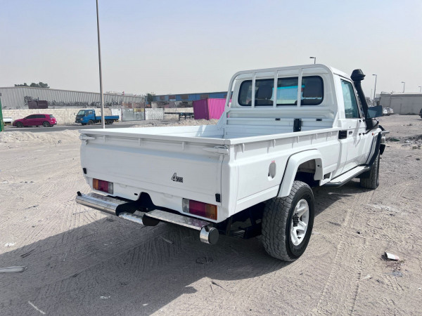 Toyota Land Cruiser Pickup 2022  White RHD Diesel MT Pickup 4WD view 5