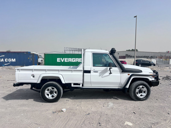 Toyota Land Cruiser Pickup 2022  White RHD Diesel MT Pickup 4WD view 9