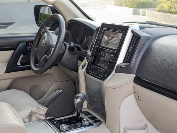Toyota Land Cruiser 2019  Blue LHD Petrol AT SUV 4WD view 2