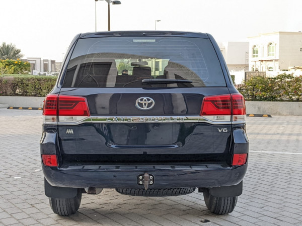 Toyota Land Cruiser 2019  Blue LHD Petrol AT SUV 4WD view 11