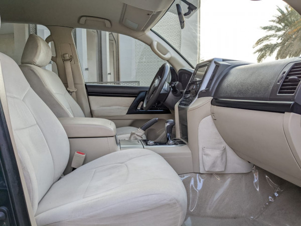 Toyota Land Cruiser 2019  Blue LHD Petrol AT SUV 4WD view 16